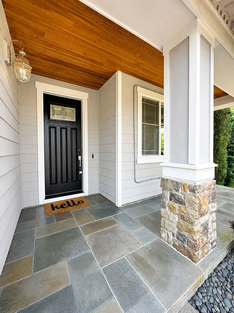 4Bd/2.5Ba Bothell Home — Photo 2