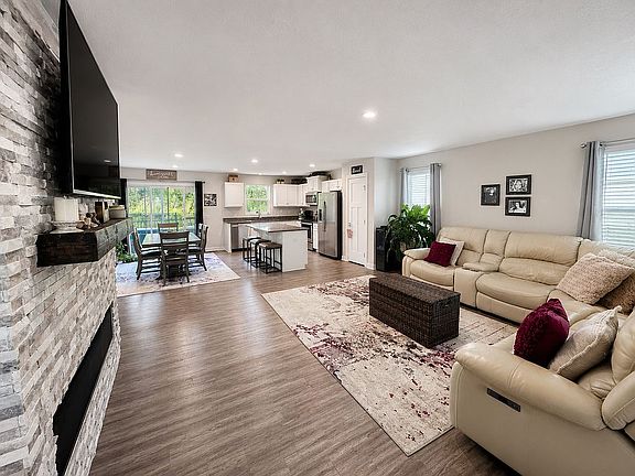 4th image of 1031 Rohan Ct