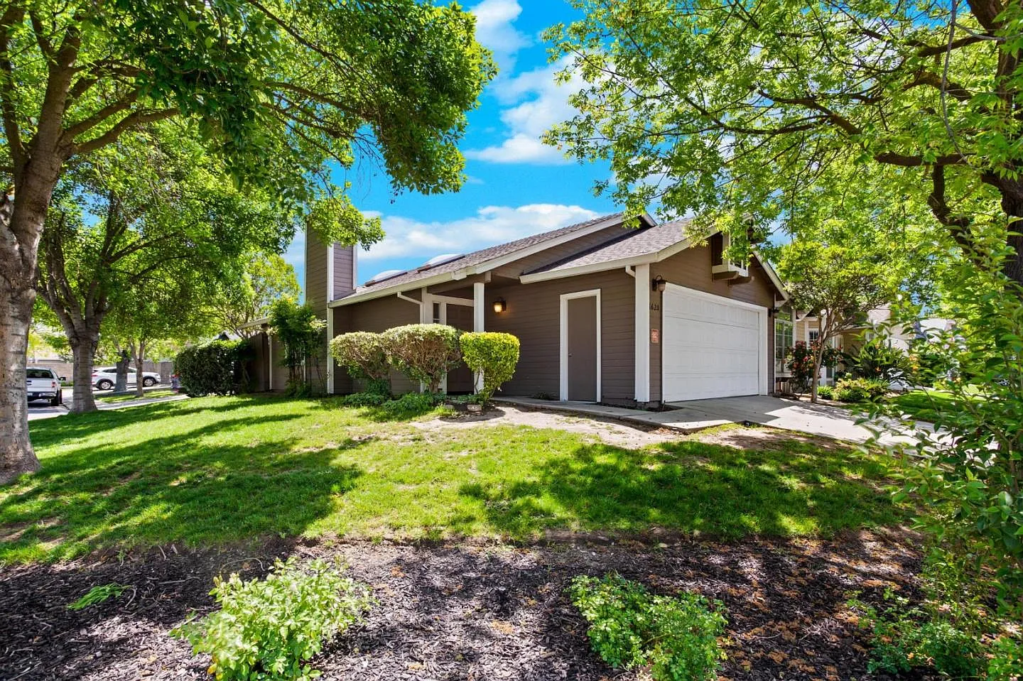 1620 Cashmere Dr photo 1
