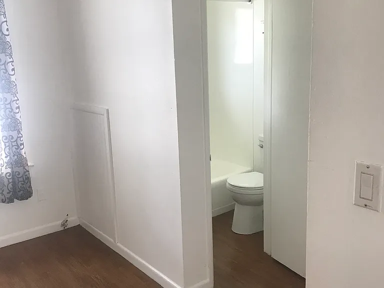 825B Eaton St #B — Photo 8