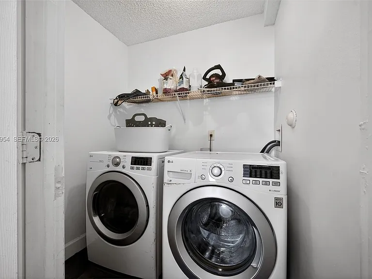 685 SW 198th Ter — Photo 28