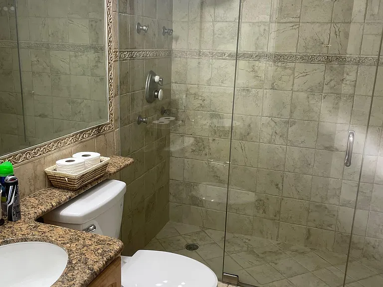 600 NE 36th St #1717 — Photo 21