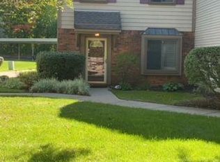 1567 Streamwood Ct #55, Rochester Hills, MI 48309