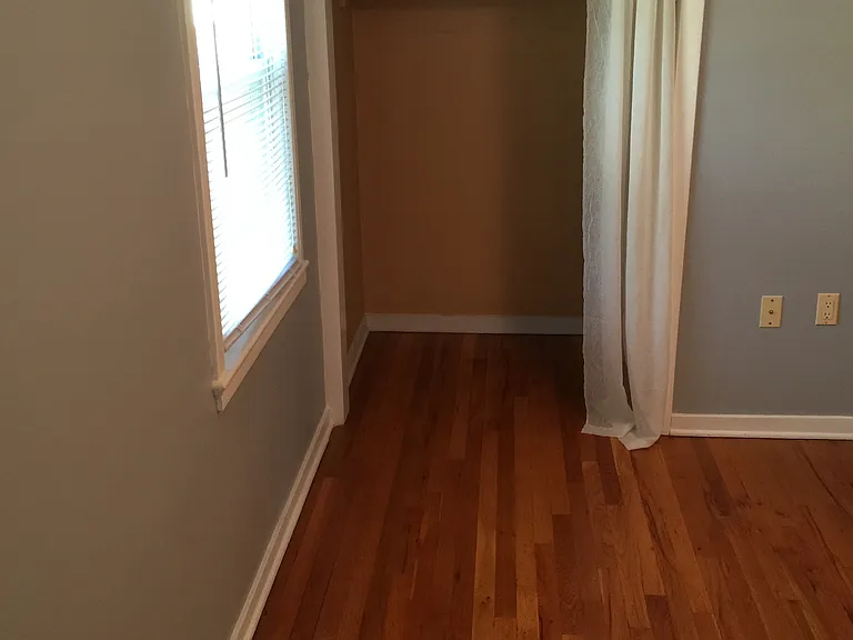 20 Elmhurst Cir — Photo 8