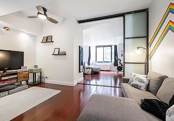 2nd image of 455 E 86th St APT 4B