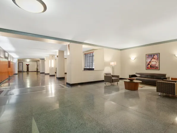 720 Fort Washington Avenue image 12 of 16