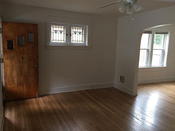 2nd image of 1136 Moorlands Dr
