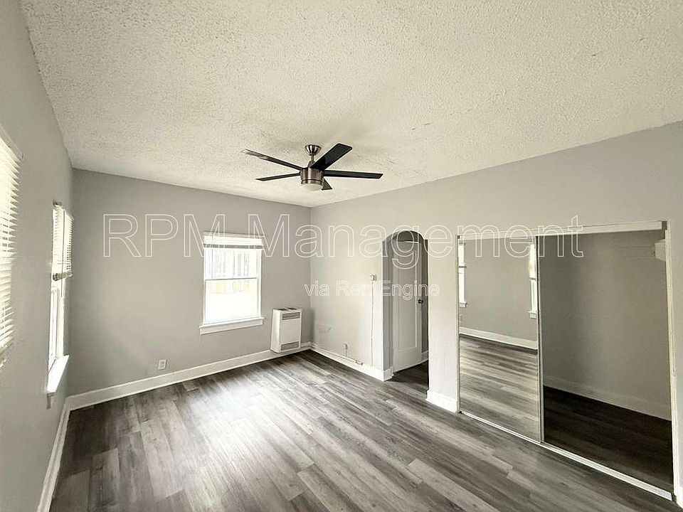 1st image of 849 S Kenmore Ave APT 28
