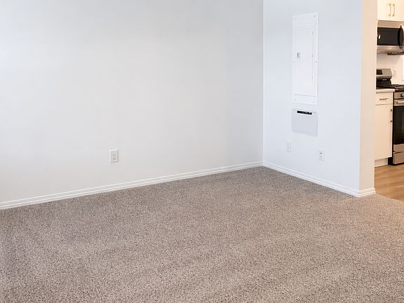 4th image of 11813 47th St NW #1455140
