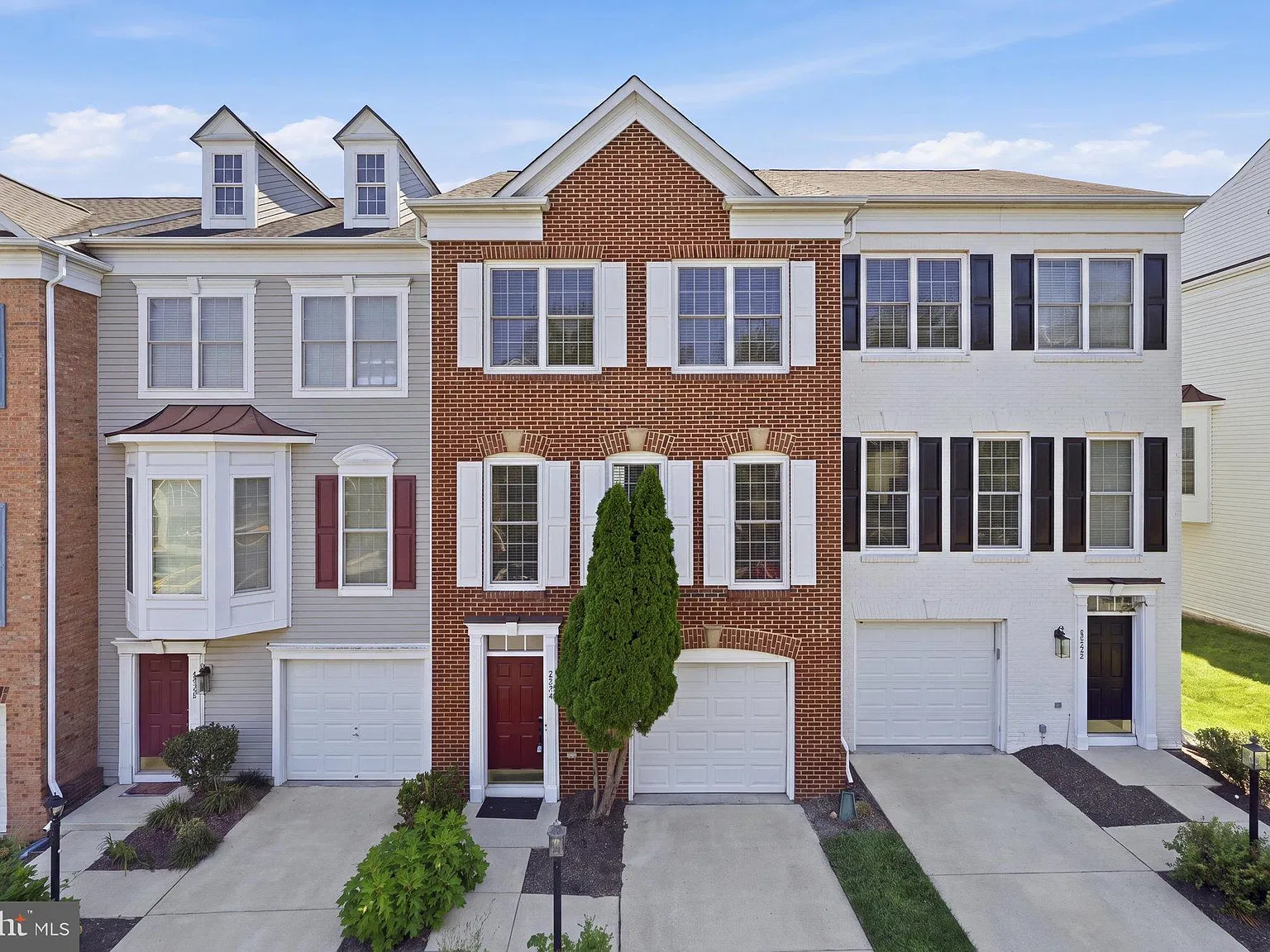 4 bed, 3.5 bath, 2214 sqft, $3,250 — Photo 3