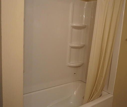 3rd image of 1541 Glenwood Dr SE