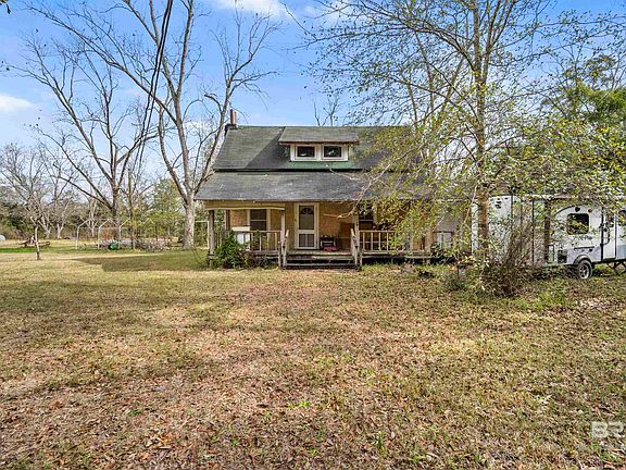 3rd image of 21006 Lawrence Rd