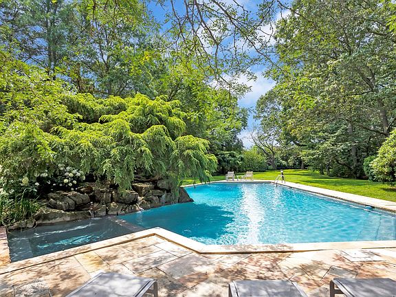 4th image of 7 Oak Ln