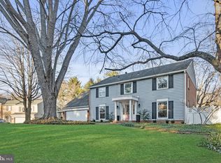 8228 Riding Ridge Pl, Mc Lean, VA 22102