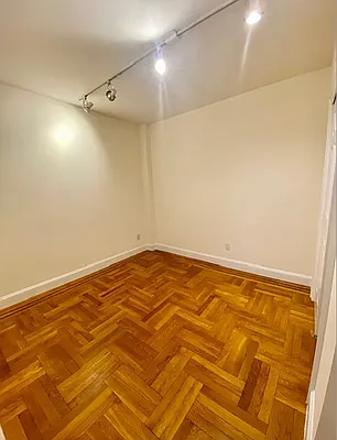 Rented by Manhattan Dwelling Corporation | media 7