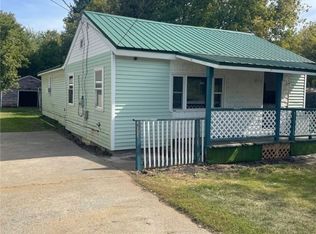 31 1/2 Sand St, Philadelphia, NY 13673