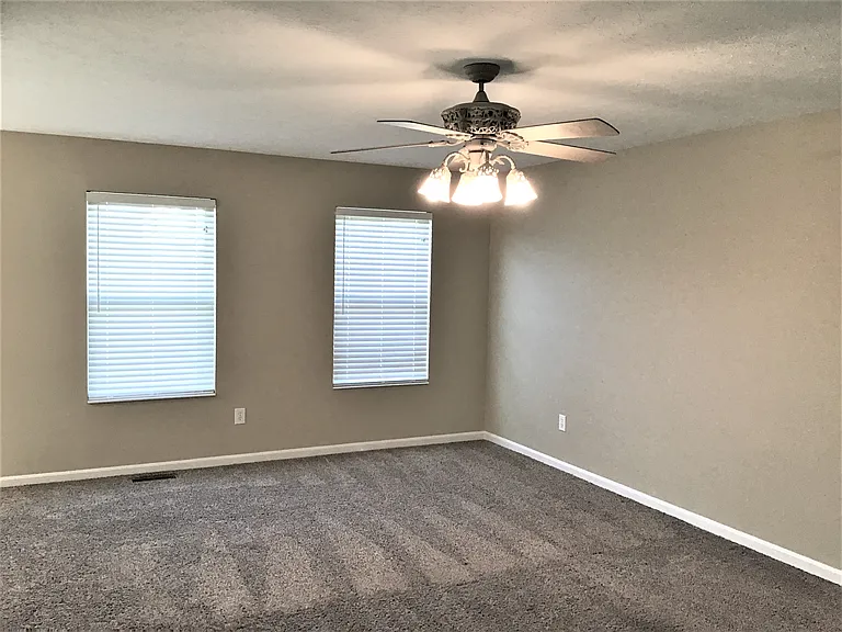 233 Saddle Creek Ln — Photo 6