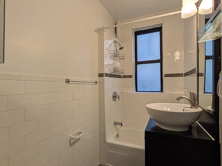 533 W 158th St #32 — Photo 9