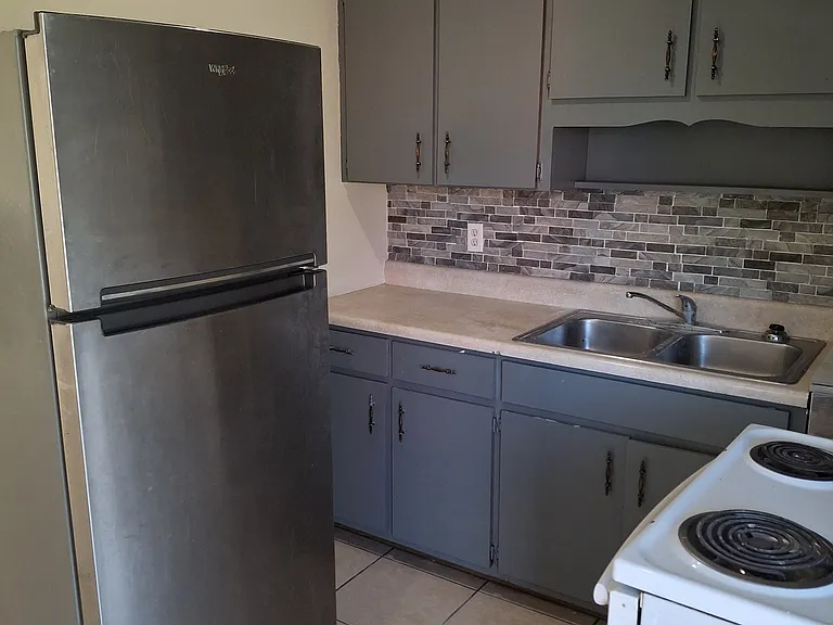 2532 SW Lois Ave — Photo 10