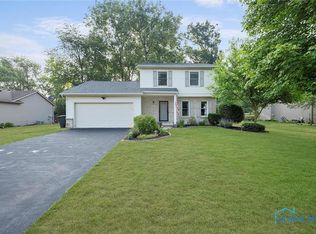 225 Pebble Beach Dr, Holland, OH 43528