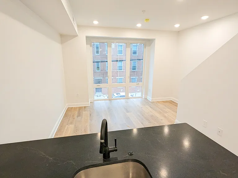 1921 N 4th St #2 — Photo 3