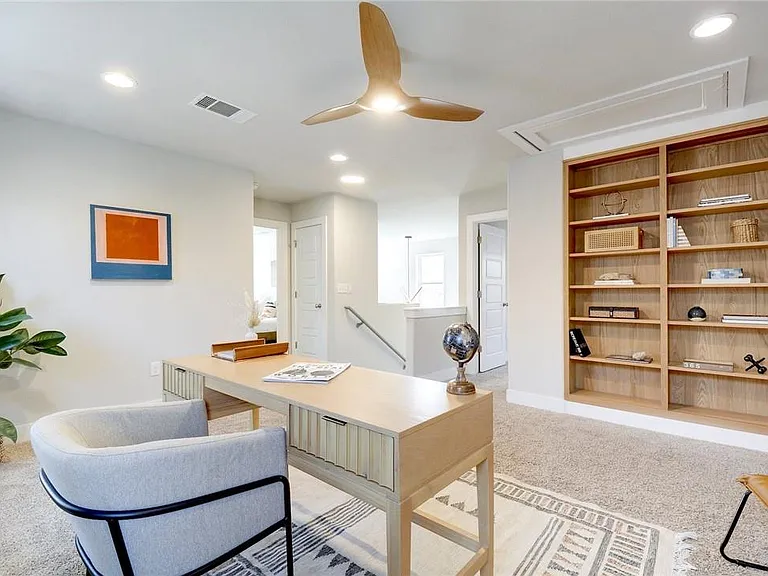 7408 Buchholz St — Photo 1