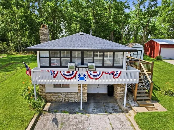 152 Beach Dr, Lake Tapawingo, MO 64015