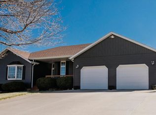 1220 Hilgers Dr, Pierre, SD 57501