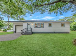 6 Ethel Ln, Medford, NY 11763