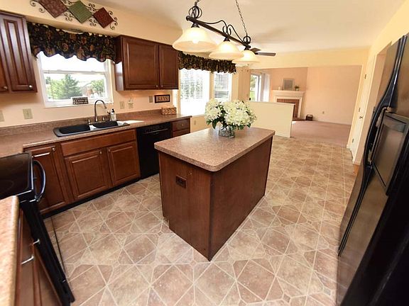 5th image of 5342 Foxdale Ct