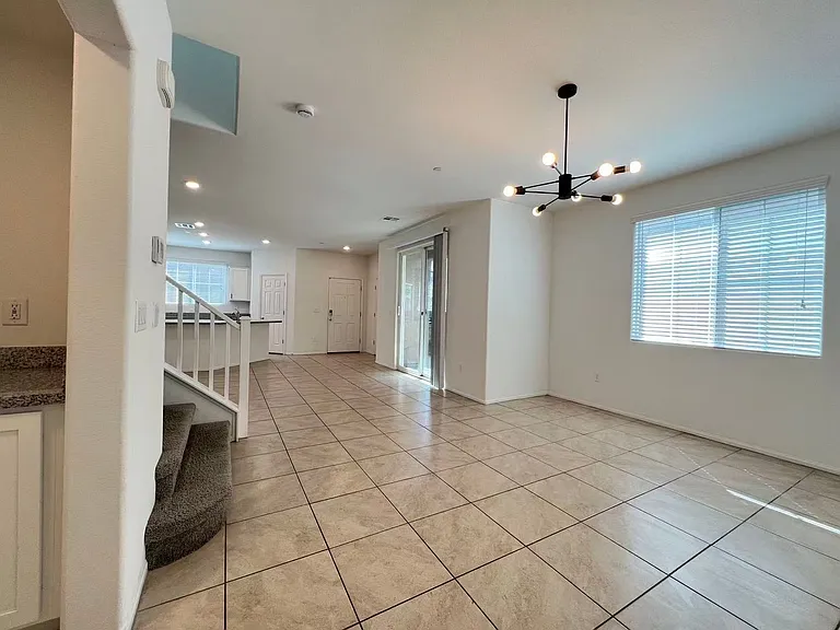 1347 Graphite Ave — Photo 7