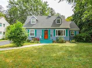 110 Worthing Ter, East Rochester, NY 14445