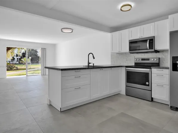 8107 SW 72nd Ave APT 112E, Miami, FL 33143