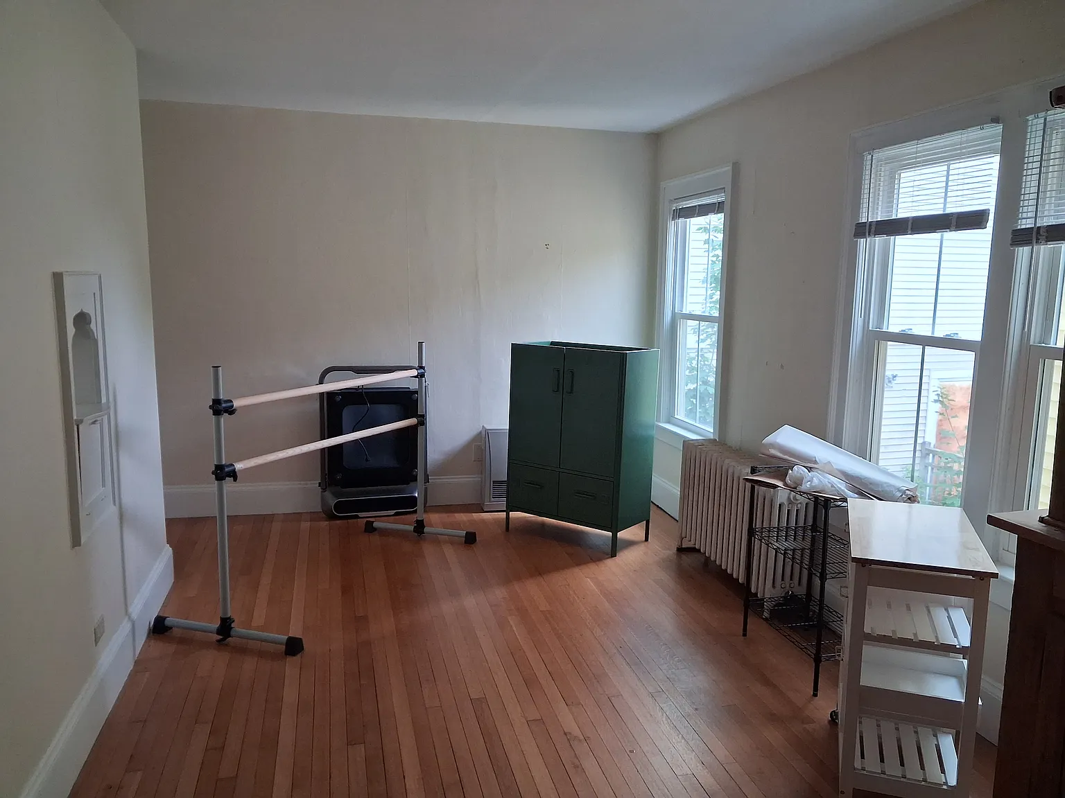 4 bed, 2000 sqft, $3,000 — Photo 1