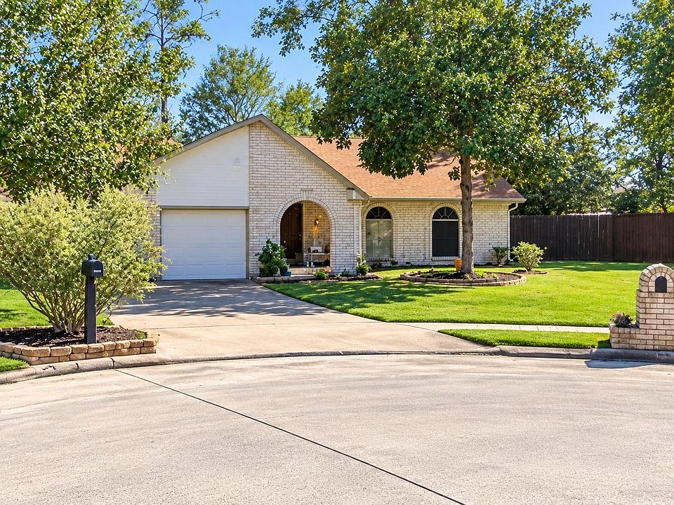 1st image of 23903 Spring Mill Ln