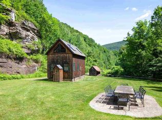 8 Emerson Ter, Phoenicia, NY 12464