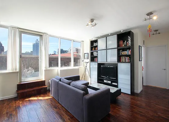 Rented by Warburg | media 27