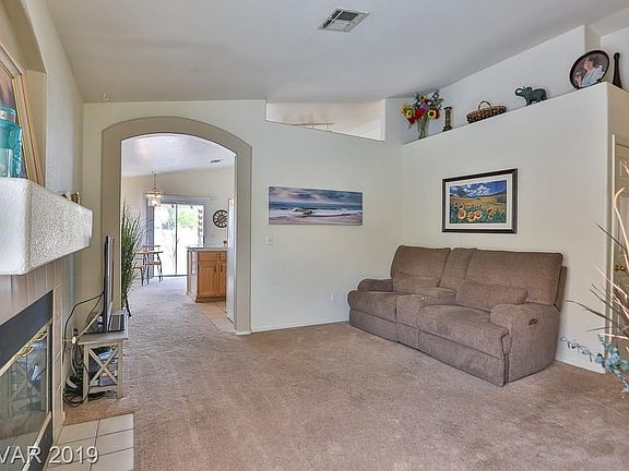 4th image of 7040 Desert Clover Ct