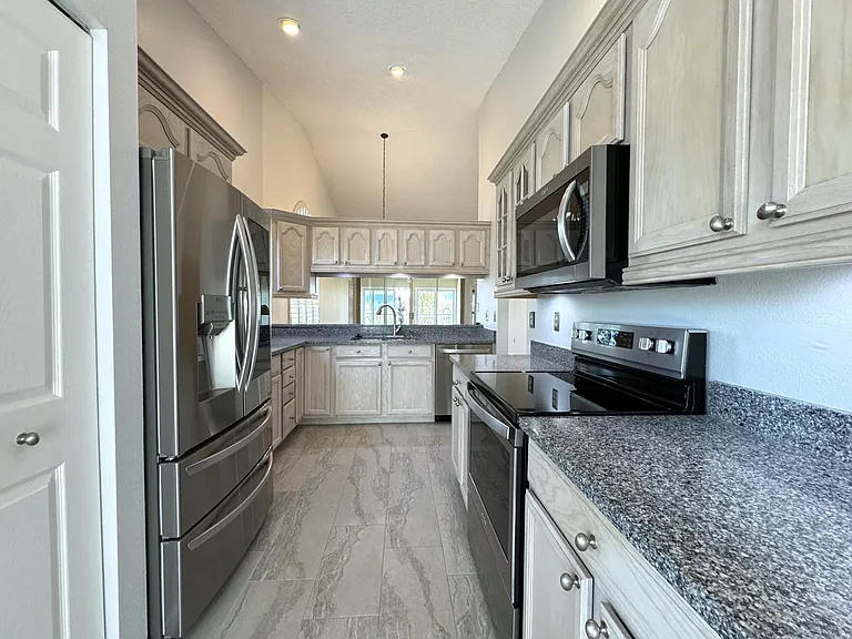 1005 Pelican Ct — Photo 10