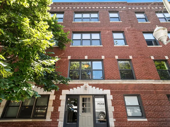 1249 W Roscoe St #1, Chicago, IL 60657