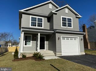 710 210th St, Pasadena, MD 21122