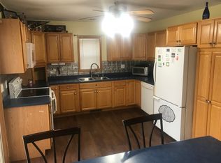 416 W 9th St, Vinton, IA 52349