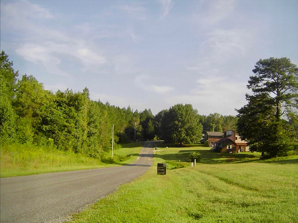 2nd image of 136 Hill Top Dr