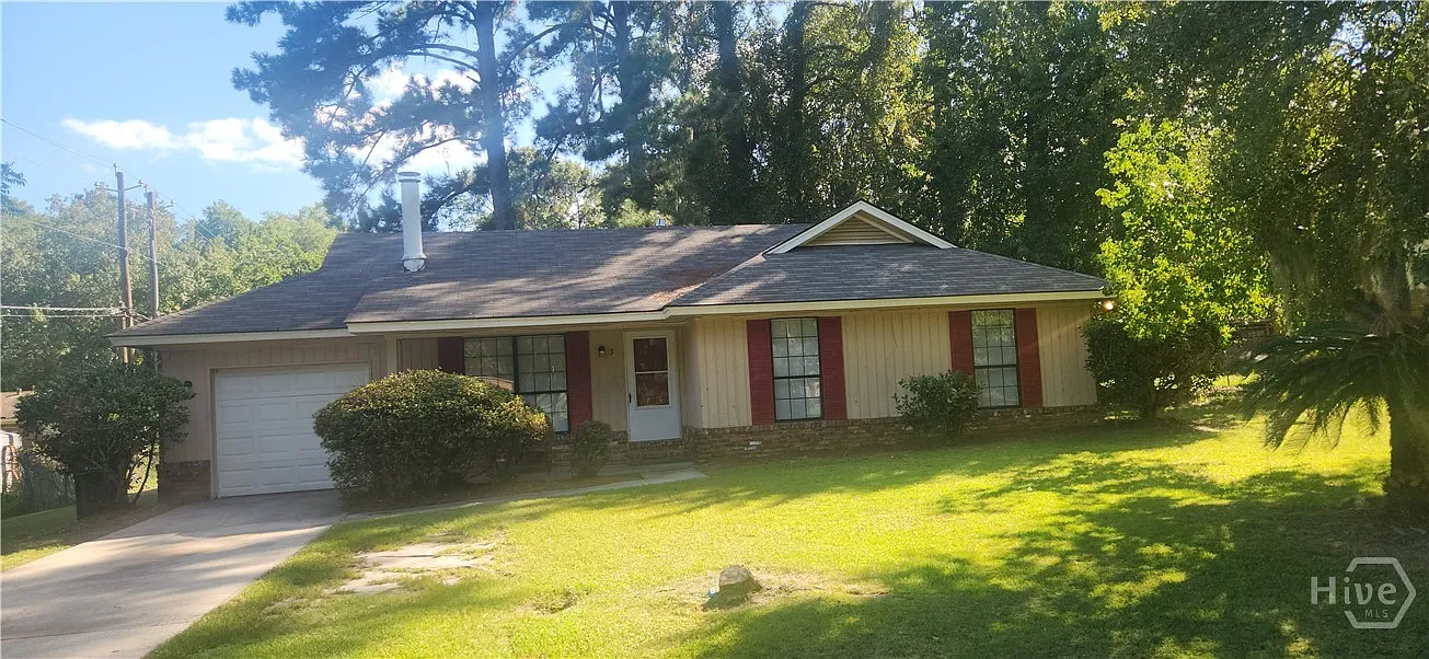 3 bed, 2.0 bath, 1556 sqft, $2,100 — Photo 1