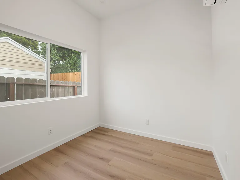 1230A Palm Ave — Photo 21