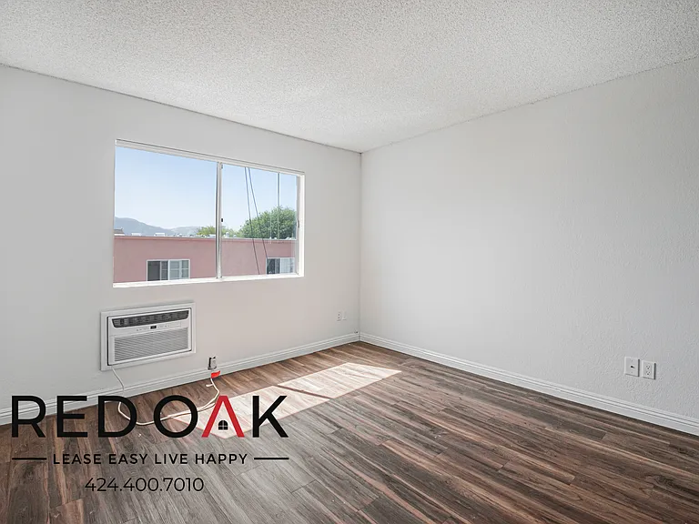 10346 Commerce Ave #6 — Photo 6