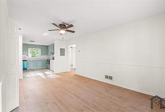 1st image of 307 Springdale Dr #B