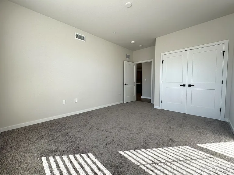 409 West — Photo 29