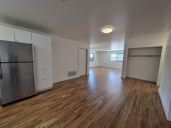 3rd image of 252 S Avenue 18 #1