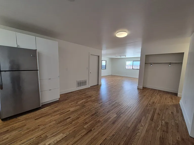252 S Avenue 18 #1 — Photo 3
